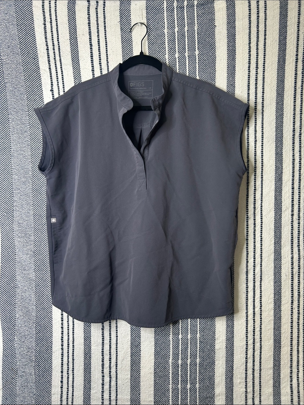 Figs Rafaela Oversized Scrub Top - Picture 2 of 4